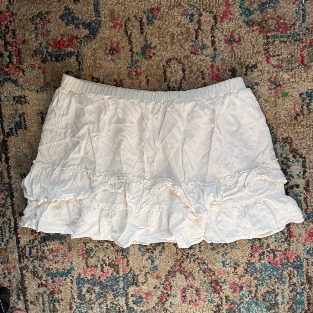Brandy Melville Este White Ruffled Skirt